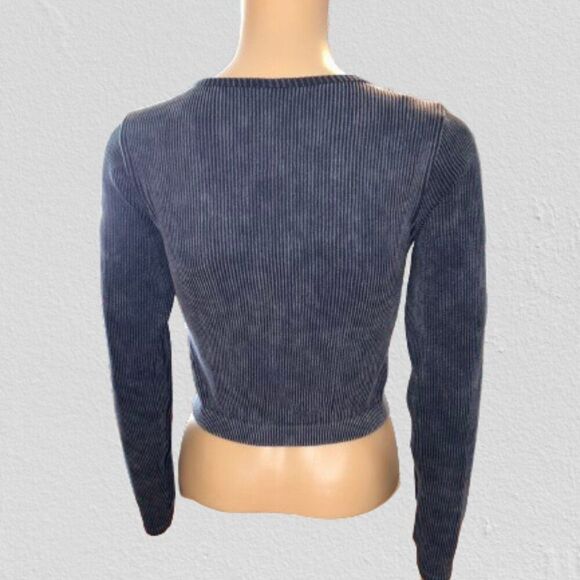 Arizona Ribbed V-Neck Long Sleeve Crop Top Juniors Large Phantom Grey E22 - Picture 3 of 8
